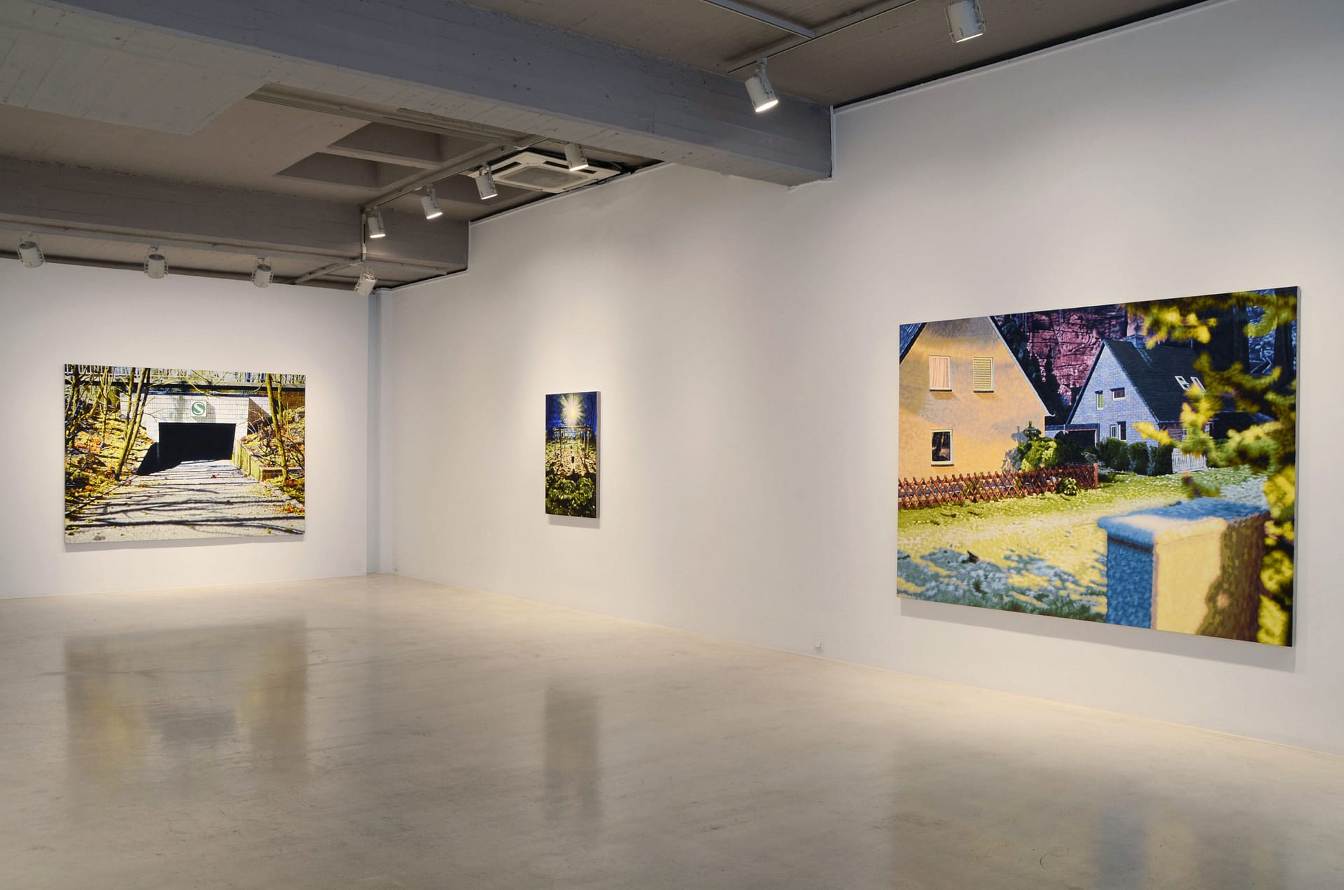 Philipp Fröhlich, Exhibition View, Remote Viewing, Galeria Soledad Lorenzo, 2012
